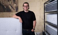 CzechCrunch: Jedenáct let strávil v Applu, dnes Čechům prodává vyhlášené matrace z Itálie. Mají je i v Grandhotelu Pupp.