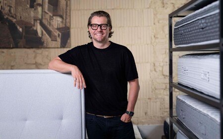 CzechCrunch: Jedenáct let strávil v Applu, dnes Čechům prodává vyhlášené matrace z Itálie. Mají je i v Grandhotelu Pupp.